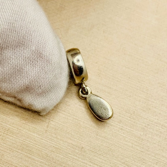 EUC Pandora 790428ACZ Sterling Silver Flip Flop Sandal Dangle w/ Amethyst CZ - Picture 4 of 7